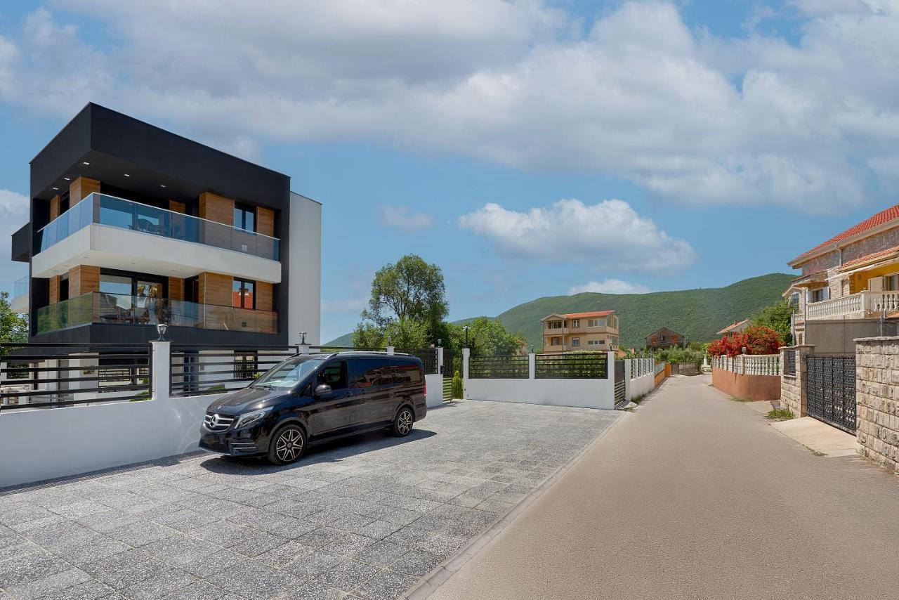 Georgiy Lux Apartments Lastva Grbaljska Esterno foto