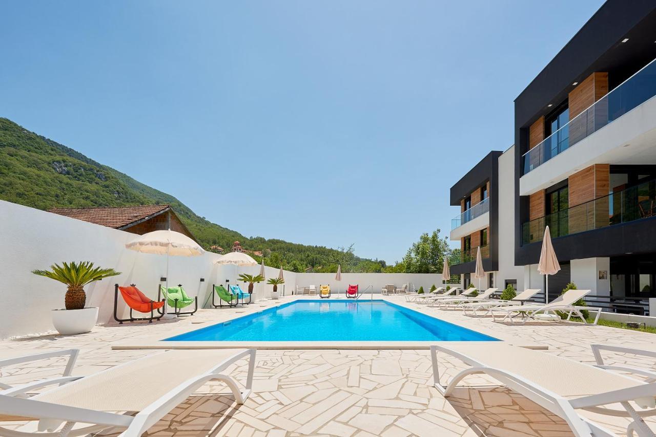 Georgiy Lux Apartments Lastva Grbaljska Esterno foto
