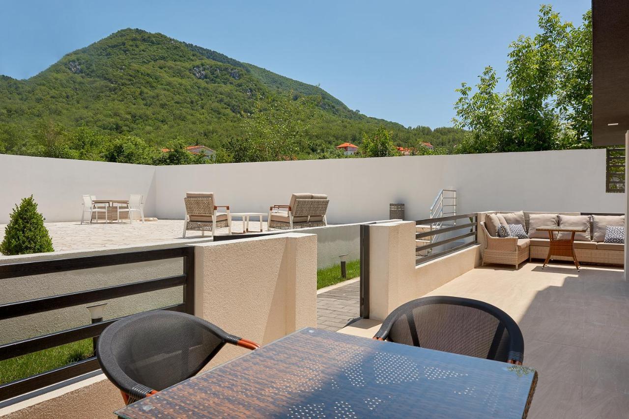 Georgiy Lux Apartments Lastva Grbaljska Esterno foto