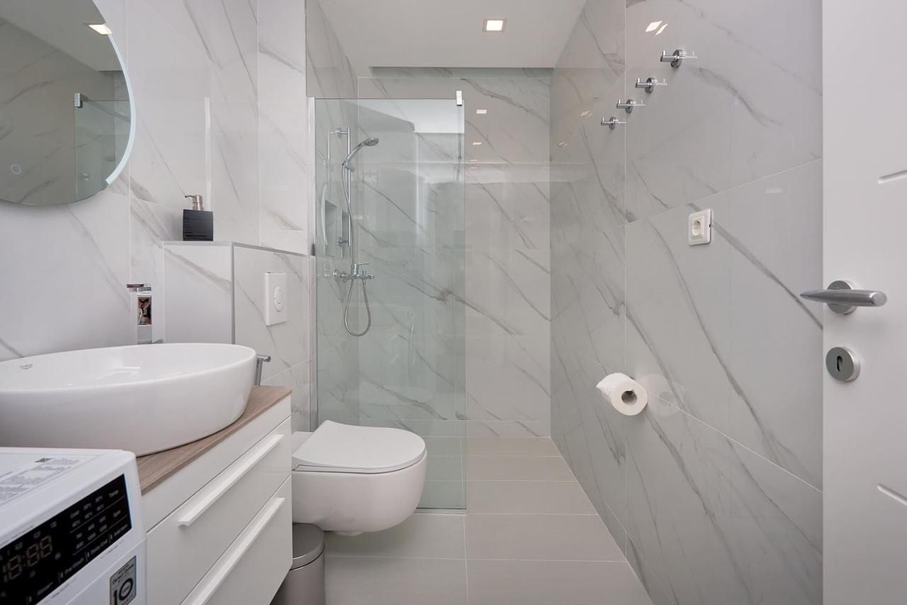 Georgiy Lux Apartments Lastva Grbaljska Esterno foto