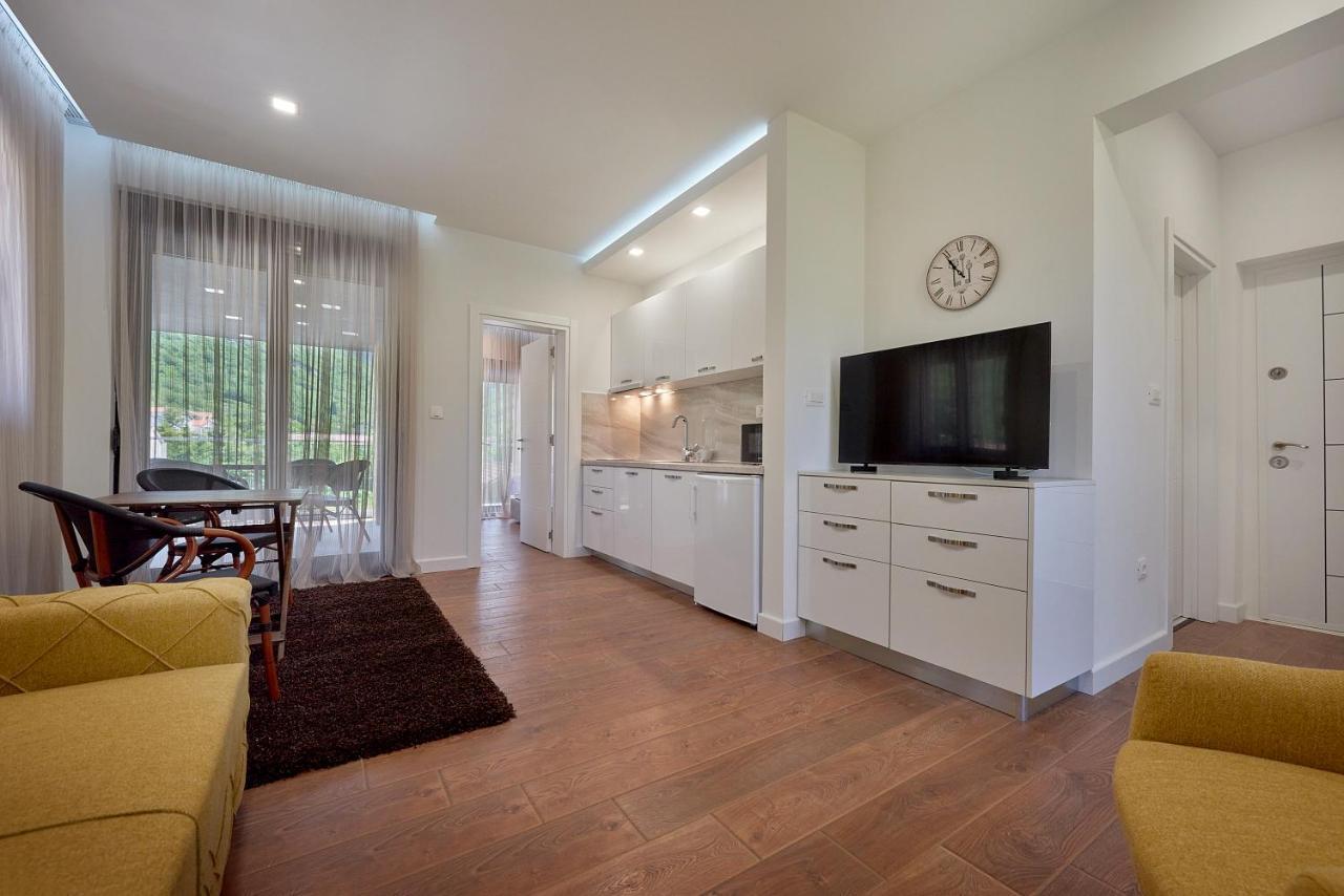Georgiy Lux Apartments Lastva Grbaljska Esterno foto