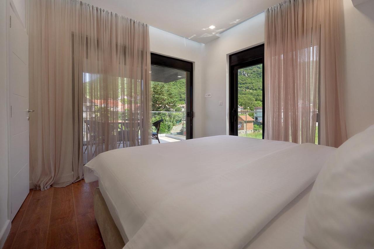 Georgiy Lux Apartments Lastva Grbaljska Esterno foto